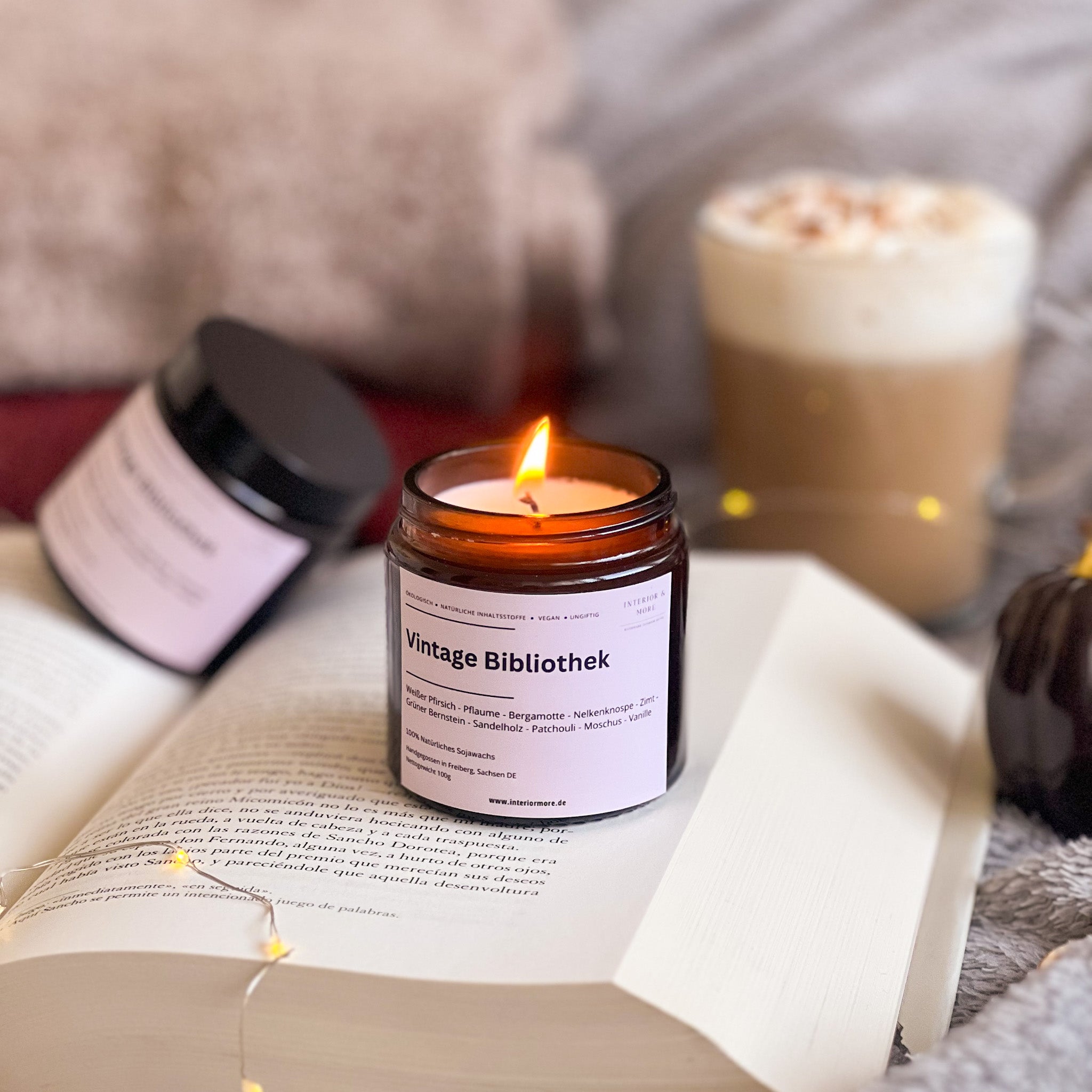 Die Magie von Büchern und Kerzen: Eine Ode an die Ruhe und Entspannung