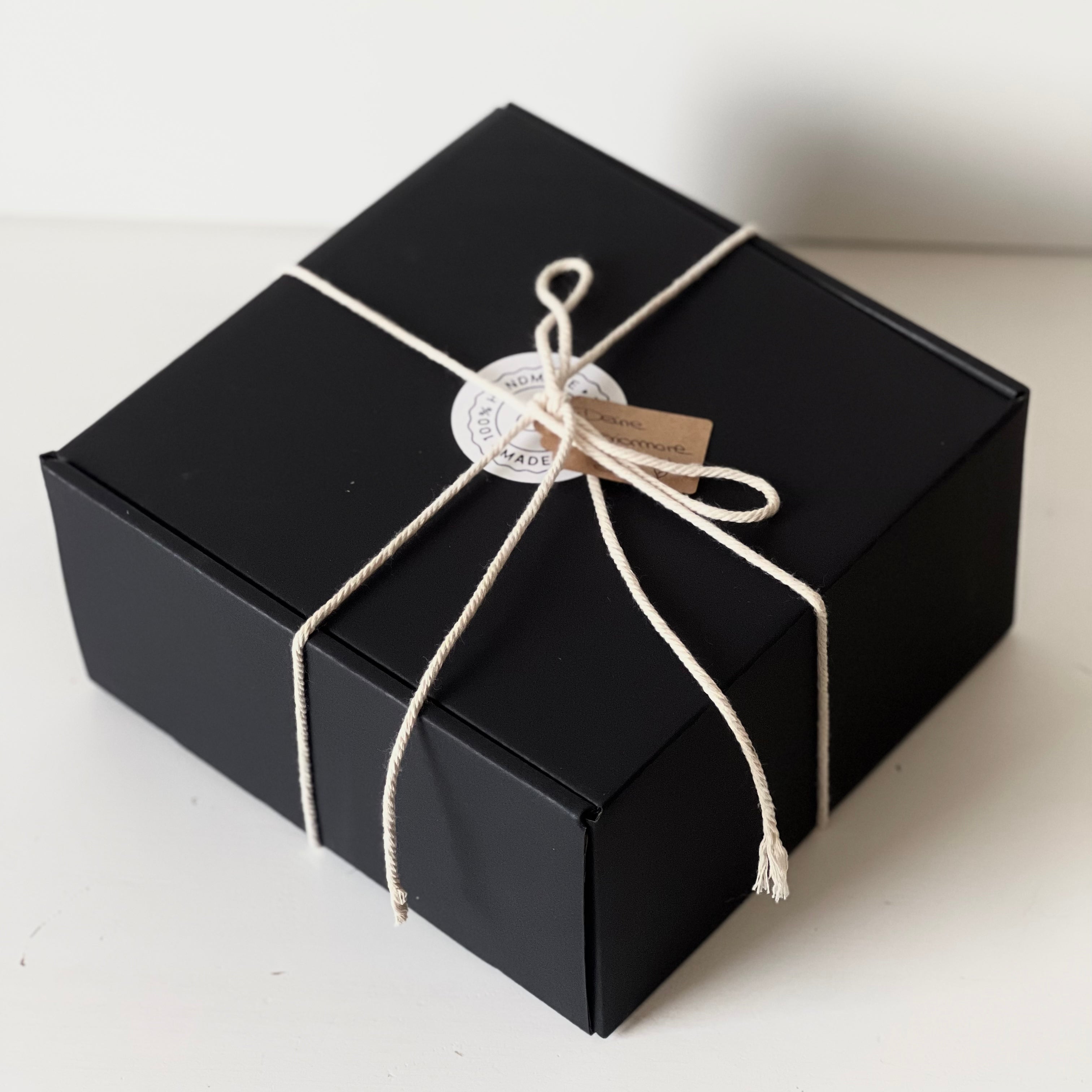 Monatliche Kerzen-Abo Box